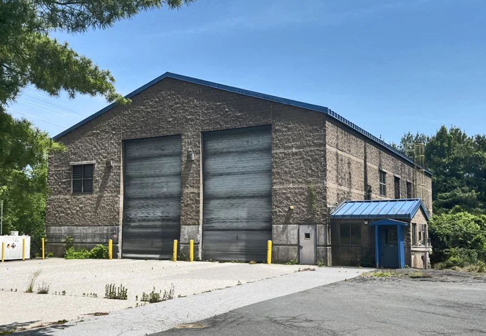 Echo Lake building exterior