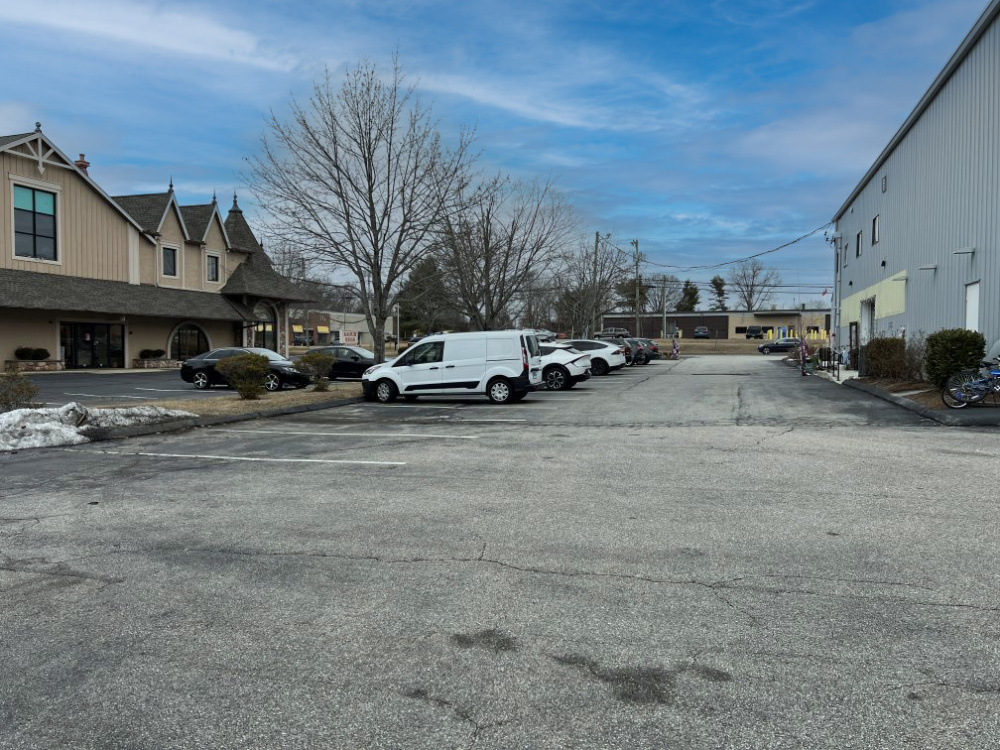 CT, CT Real Estate, Connecticut Real Estate, Commercial Real Estate, CT Lease, Connecticut Lease, Retail, Retail Real Estate, Retail Sale, Retail Lease, CT Retail, Connecticut Retail